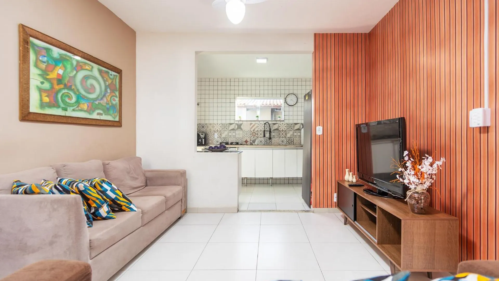 Casa de Férias Refugio Tropical Casa De Praia Com Piscina Aquecida E 4 Suites E Garagem 3 Carros, 800 Mtrs Da Praia Internet 700 Mbps, Condominio Privado Com Pista De Skate , Quadra De Futevolei , Campos E Quadras De Futebol! Cabo Frio