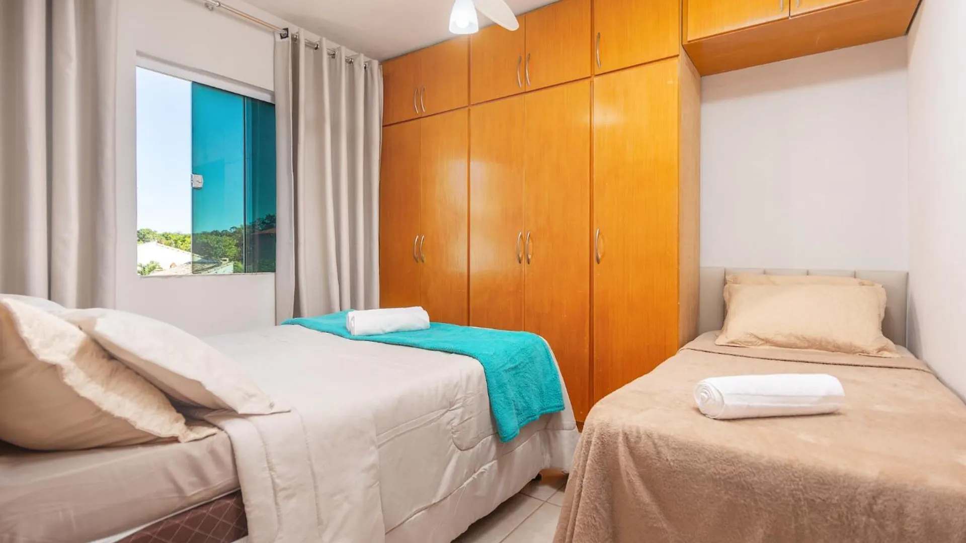Refugio Tropical Casa De Praia Com Piscina Aquecida E 4 Suites E Garagem 3 Carros, 800 Mtrs Da Praia Internet 700 Mbps, Condominio Privado Com Pista De Skate , Quadra De Futevolei , Campos E Quadras De Futebol! Cabo Frio 0*,