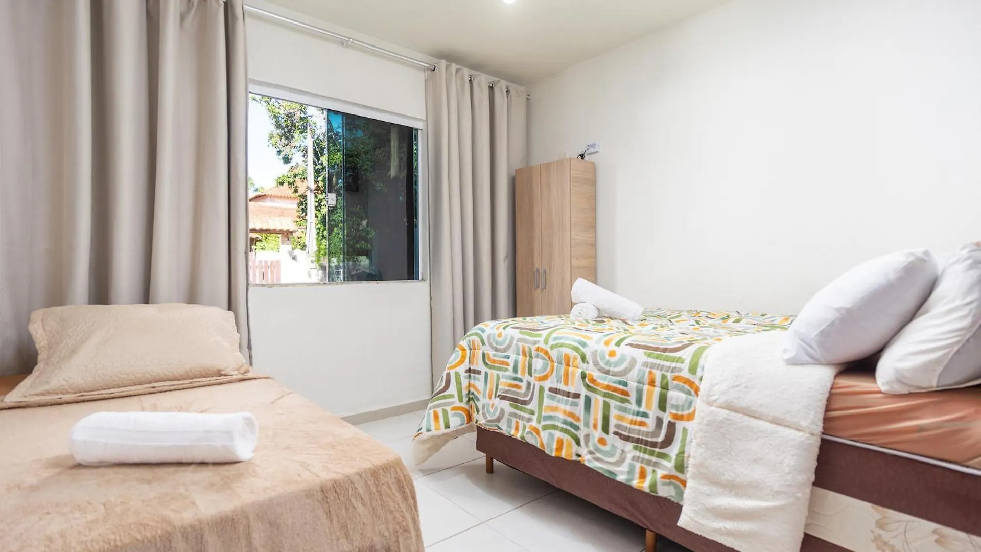 Refugio Tropical Casa De Praia Com Piscina Aquecida E 4 Suites E Garagem 3 Carros, 800 Mtrs Da Praia Internet 700 Mbps, Condominio Privado Com Pista De Skate , Quadra De Futevolei , Campos E Quadras De Futebol! Cabo Frio 0*,  Brasil