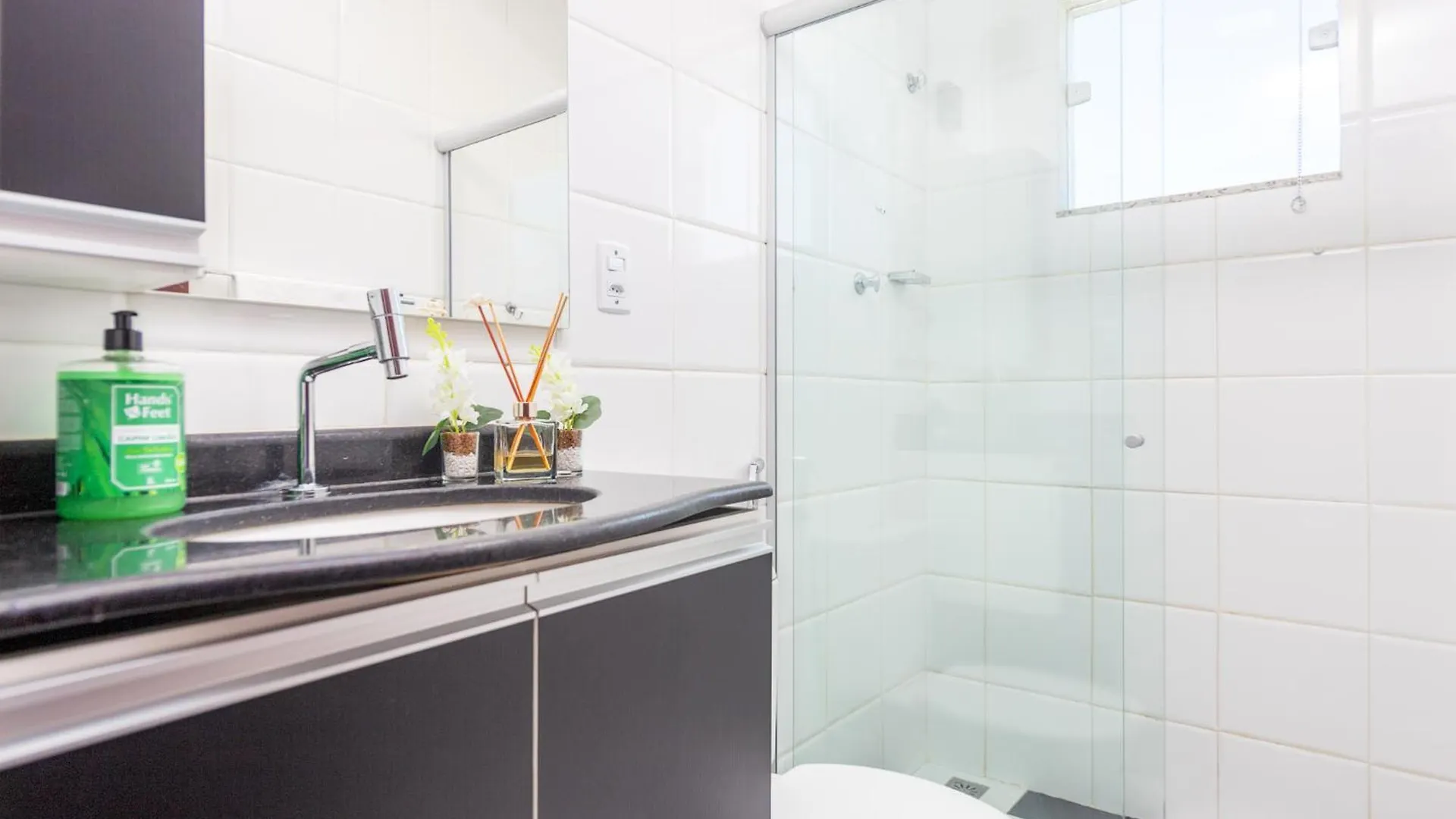 別荘 Refugio Tropical Casa De Praia Com Piscina Aquecida E 4 Suites E Garagem 3 Carros, 800 Mtrs Da Praia Internet 700 Mbps, Condominio Privado Com Pista De Skate , Quadra De Futevolei , Campos E Quadras De Futebol! カボ・フリオ